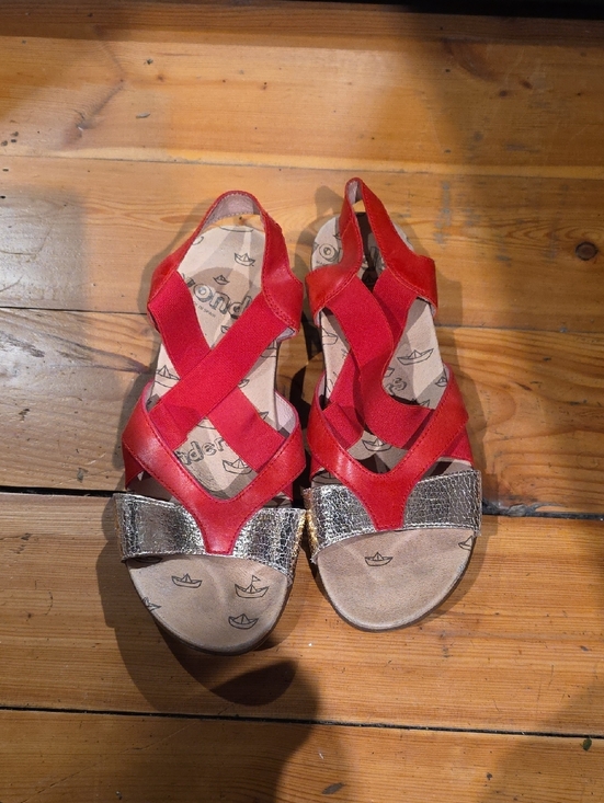 Wonders Shoes - Not Available Red Women's Crisscross Sandals with Metallic Gold Toe Strap
